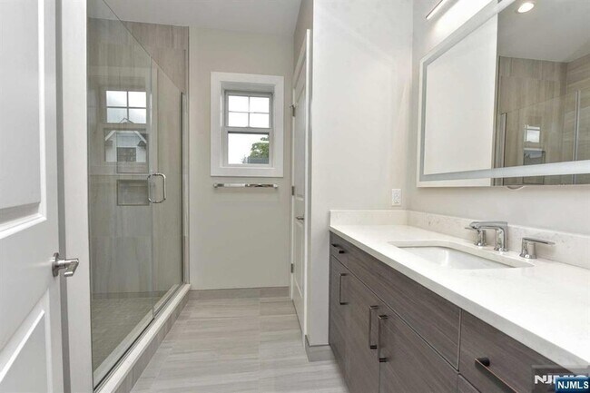 Building Photo - 108 Collignon Way