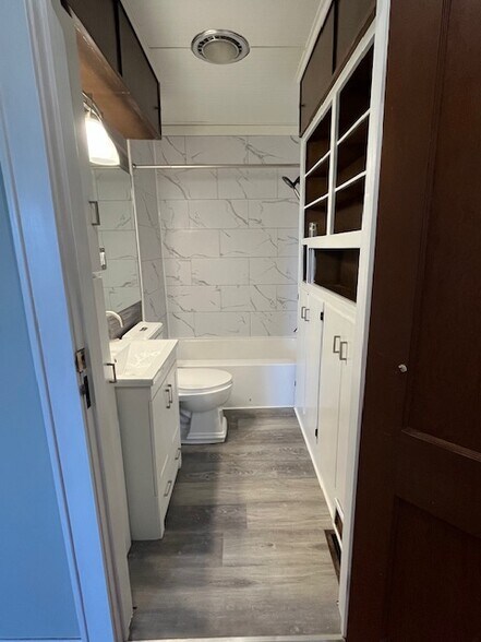 Bathroom - 1800 N Rosewood Ave