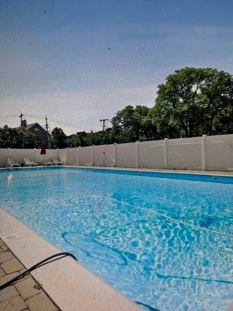 Building Photo - 50 Green St