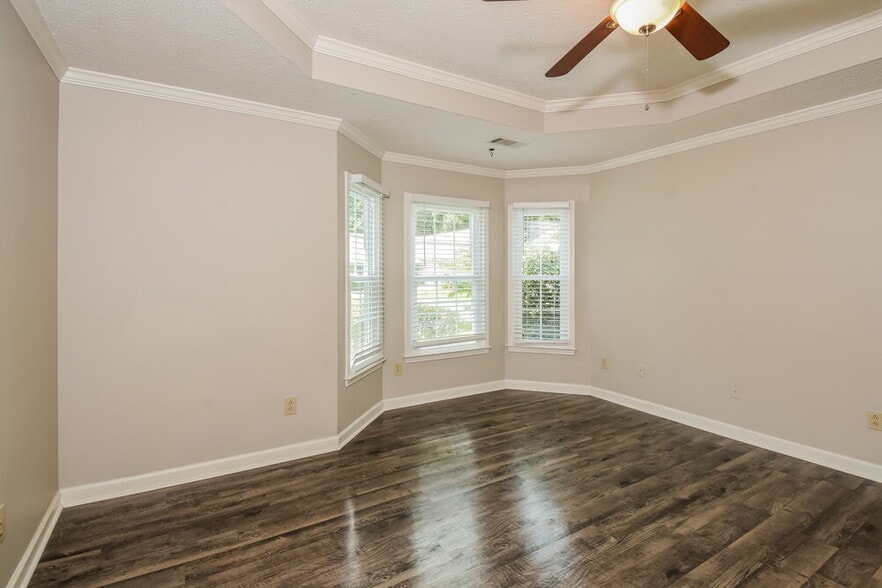 Building Photo - 1290 Shamrock Hill Cir