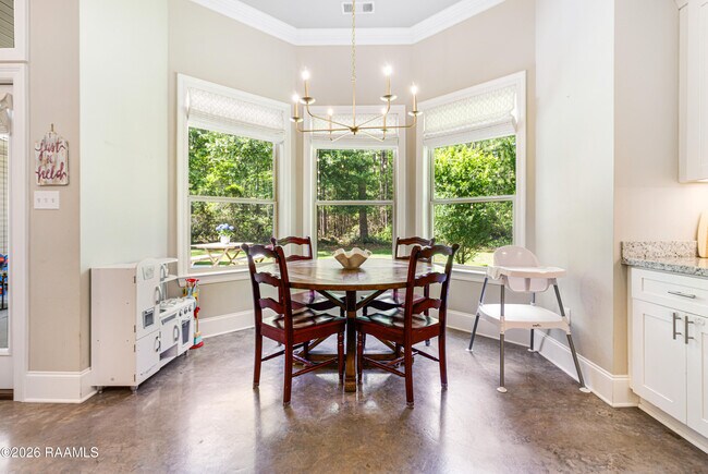 Building Photo - 500 Bateleur Way