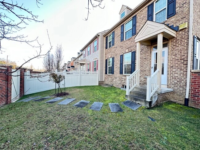 Building Photo - 2437 Baileys Pond Rd