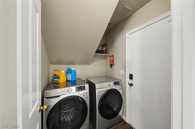 Building Photo - 1409 Spice Sky Dr