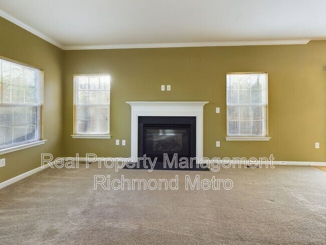 Building Photo - 6431 Kings Crest Ct