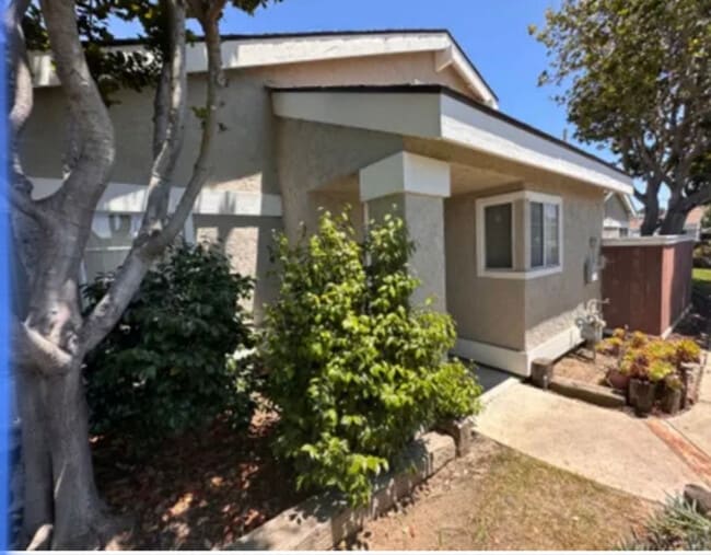 Building Photo - 283 Riverview Way