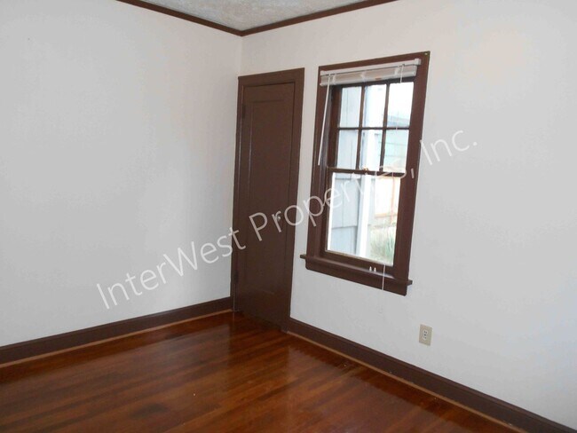 Building Photo - 7622 SE 36th Ave