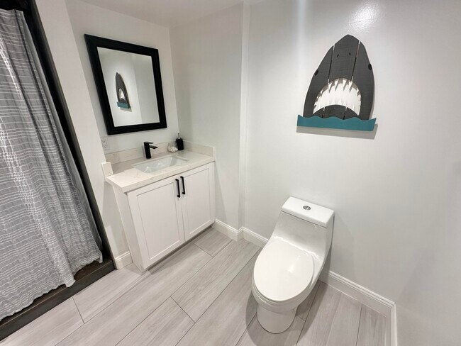 Building Photo - 630 Ocean Dr