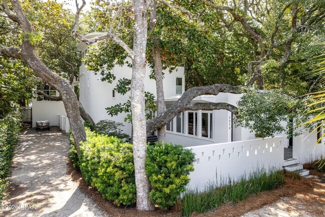 Building Photo - 2979 S County Hwy 395