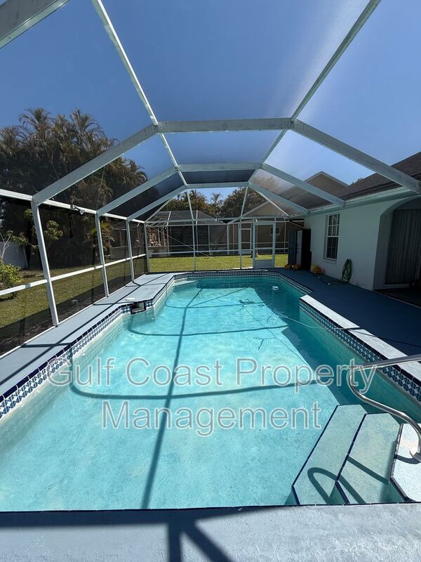 Building Photo - 2612 7th St W