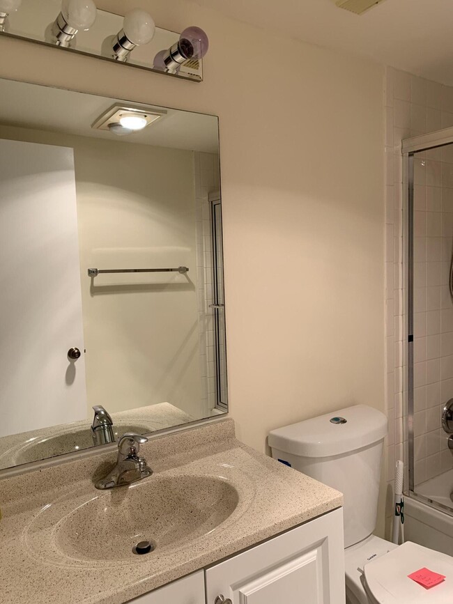 Building Photo - 3212 Strawflower Way