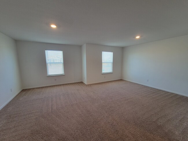 Building Photo - 766 Veloway Trail