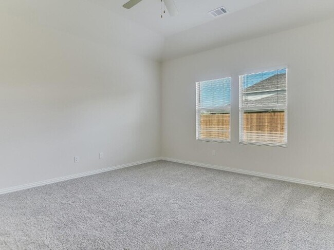 Building Photo - 4110 Broadleaf Dr