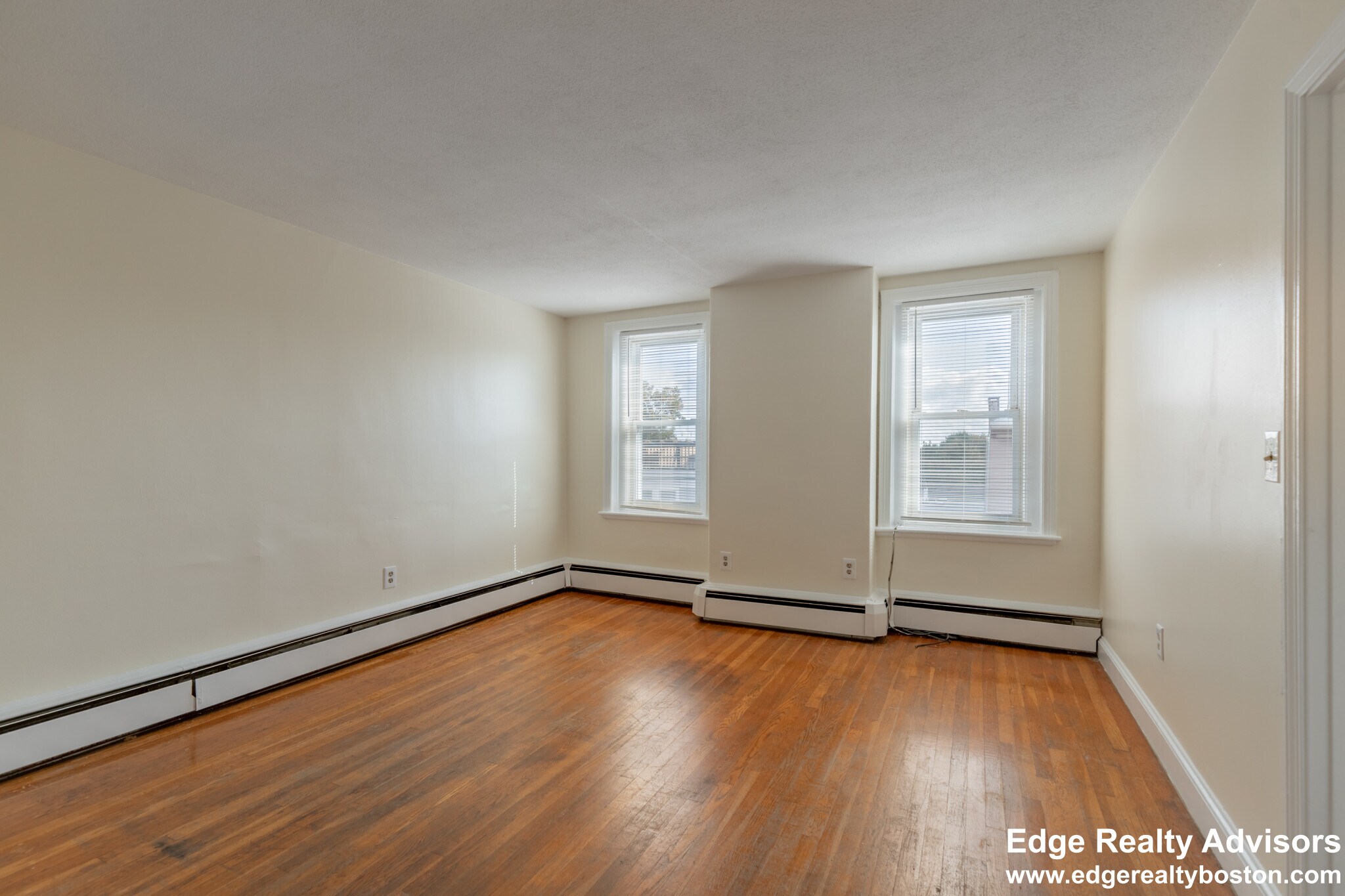 Building Photo - 132 Emerson St