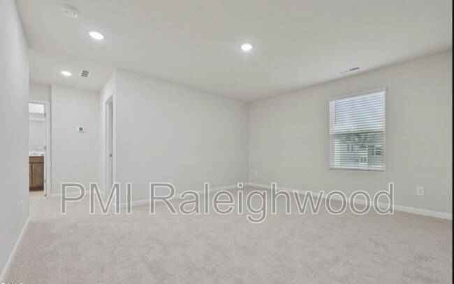 Building Photo - 540 Bridger Dr