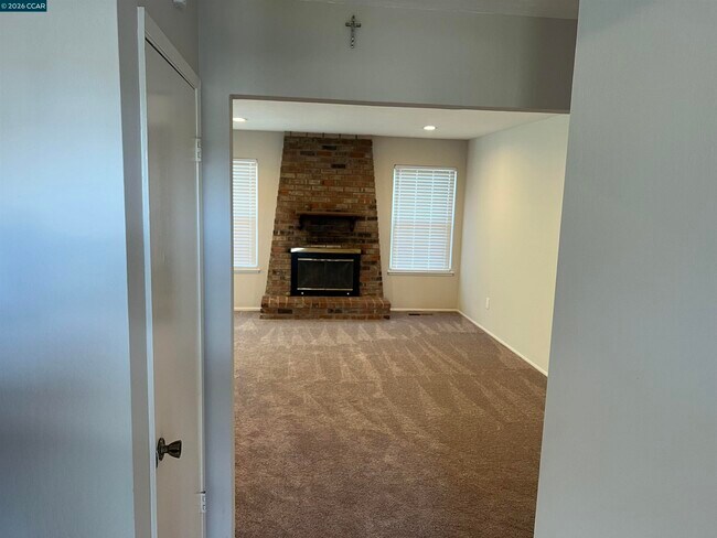 Building Photo - 1091 Alamo Ct