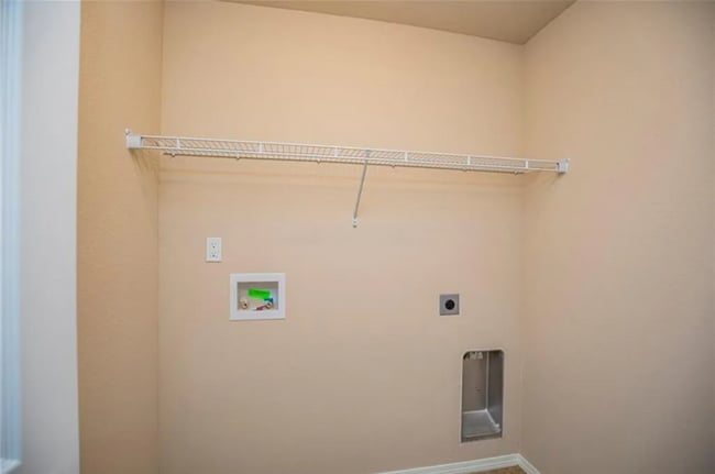 Building Photo - Charming 3 Bed, 2 Bath Home | Fenced Yard ...