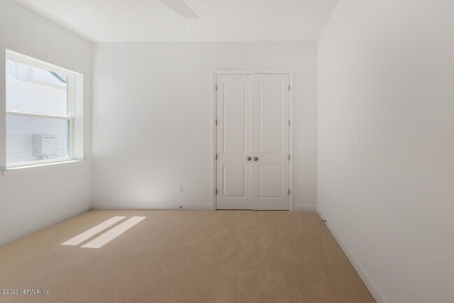 Building Photo - 28 Stansbury Ln