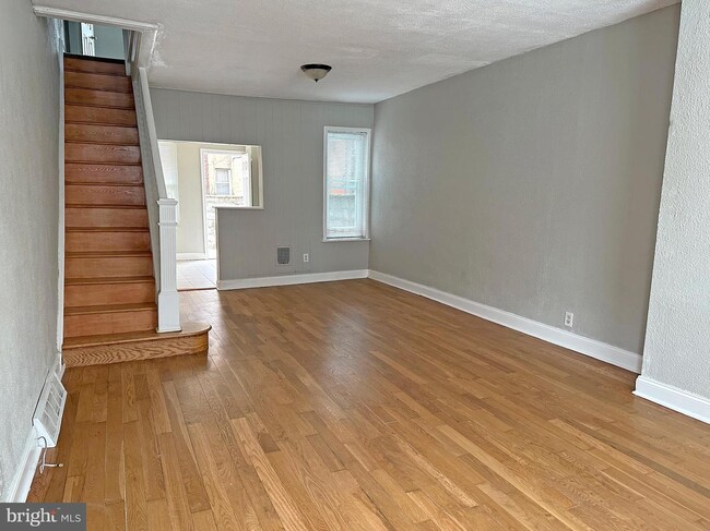 Building Photo - 1528 S Hollywood St