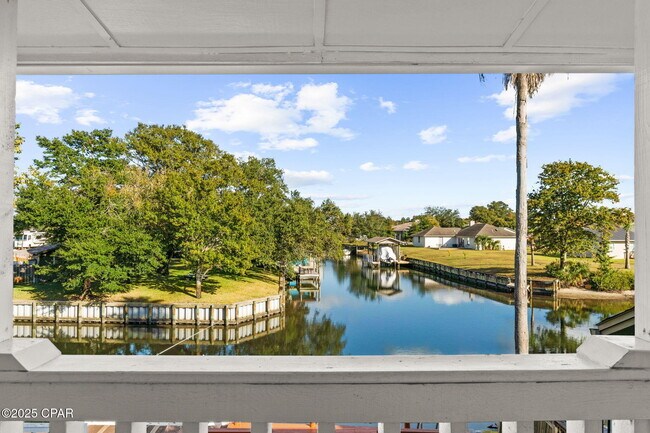 Building Photo - 1335 Capri Dr