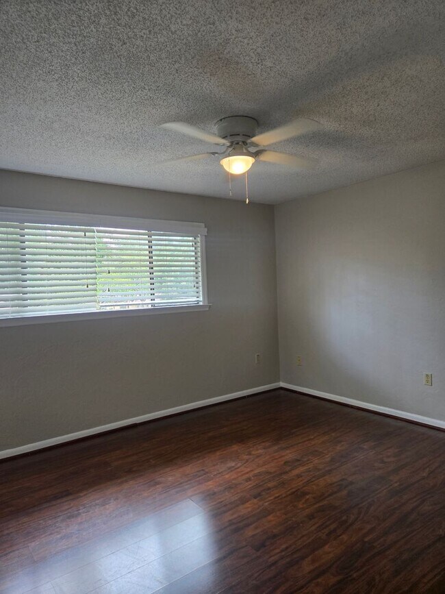 Building Photo - Charming 2-bedroom, 1.5-bath in the desirable Bellamy Forge