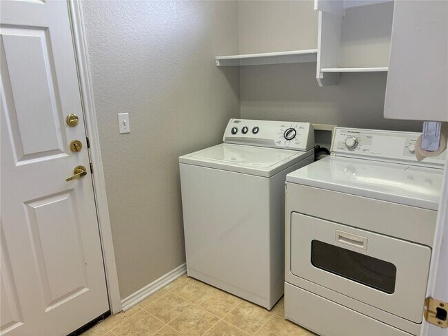Building Photo - 106 Bowie Cir