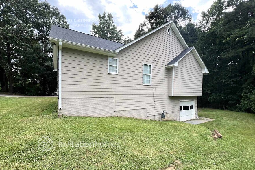 Building Photo - 352 McKenzie Dr