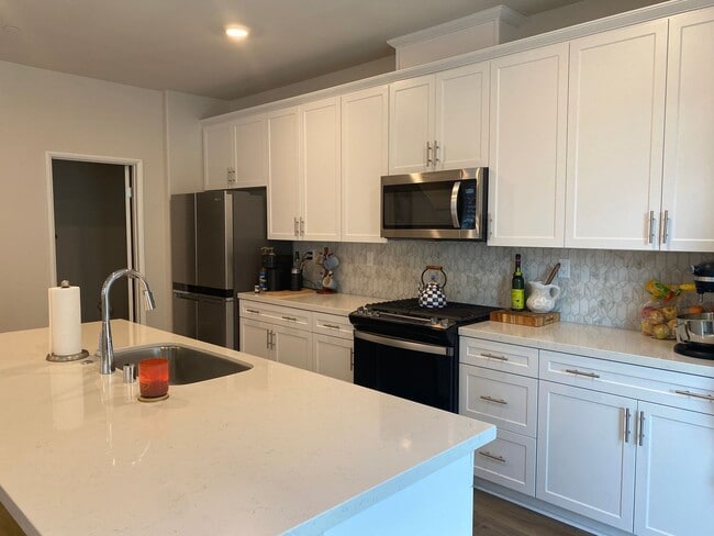 Building Photo - 40578 Birchfield Dr