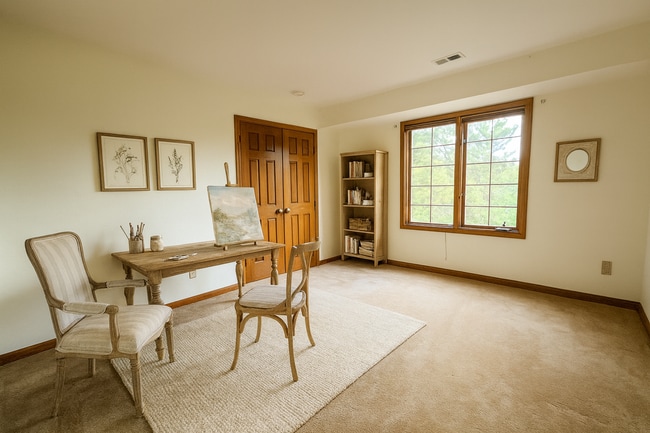 Building Photo - Gorgeous 5 bedroom home in the Broadmoor B...