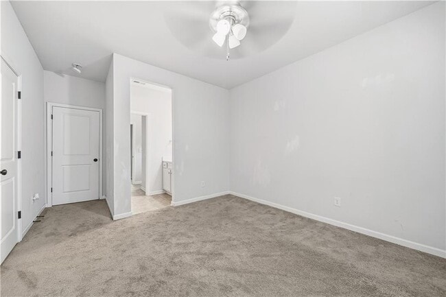 Building Photo - 425 Lance View Ln