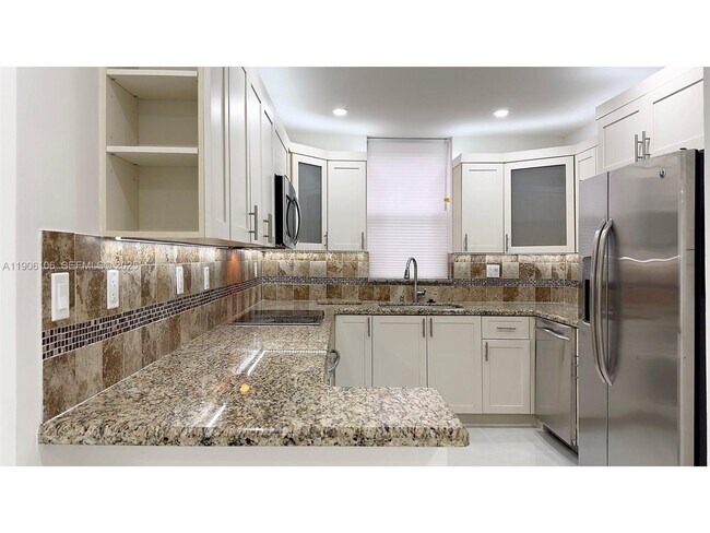 Building Photo - 18181 NE 31st Ct