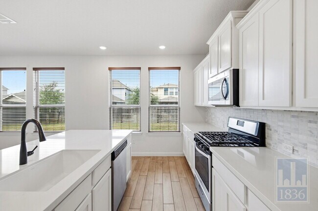Building Photo - 8309 Greyhawk Cv