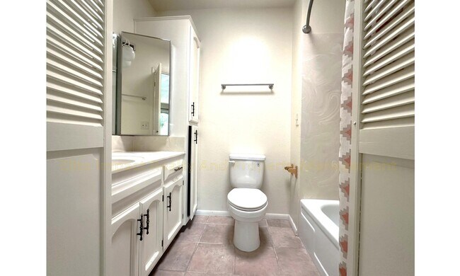 Building Photo - 5253 N Tigua Dr