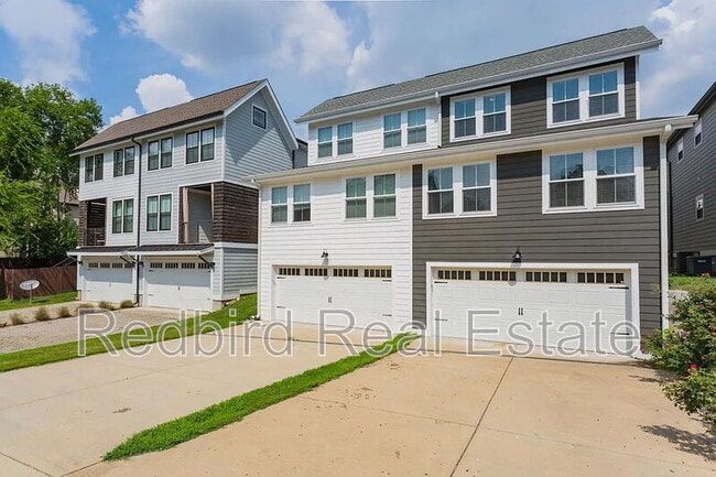 Building Photo - 1717 14th Ave S