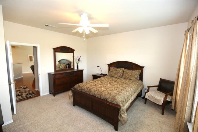 Building Photo - 233 Bonham Loop