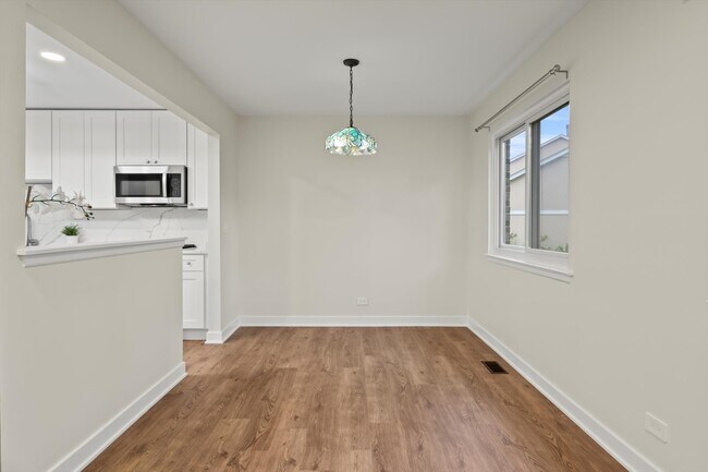 Building Photo - 251 Appletree Ct