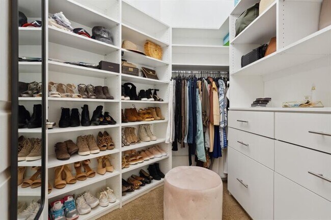 Building Photo - 1850 Cotillion Dr