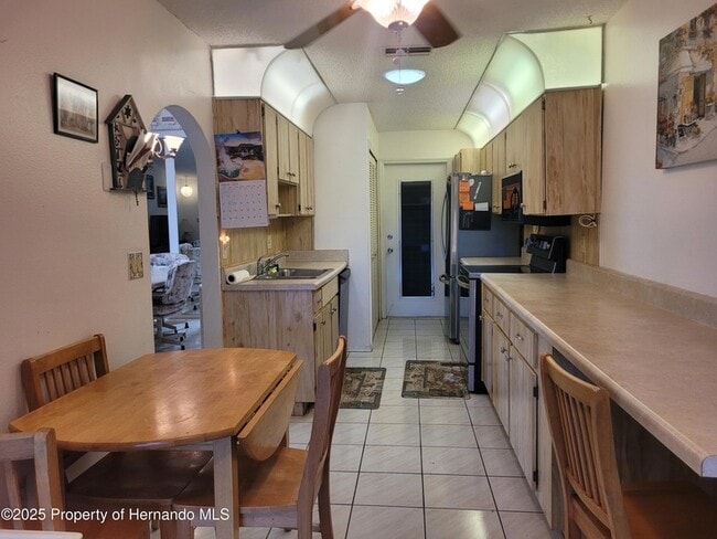 Building Photo - 7559 Heather Walk Dr