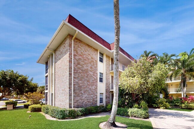 Building Photo - 5540 Tamberlane Cir