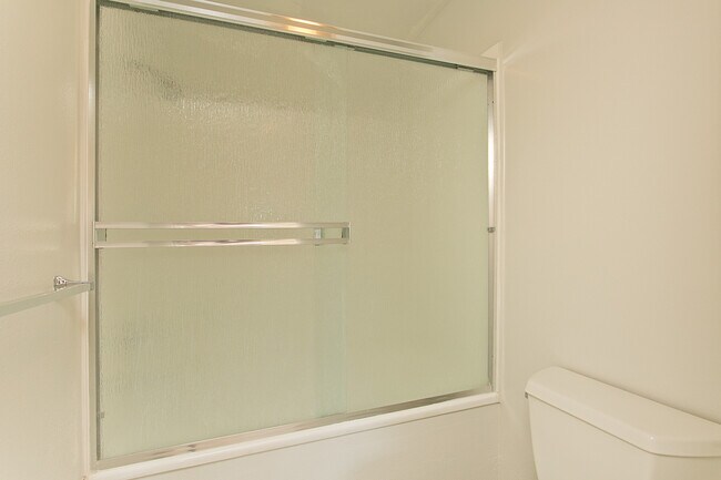 Building Photo - Arbors in Ewa Beach 2/2/2 Townhouse
