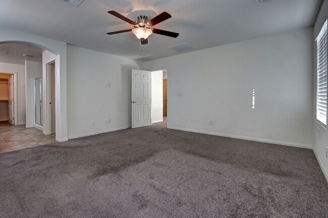 Building Photo - 5853 Lavender Breeze St