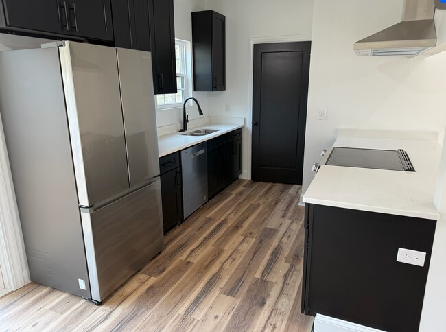 Building Photo - 6408 Bishop Ave