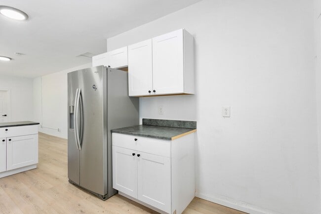 Building Photo - 2014 E 88th St