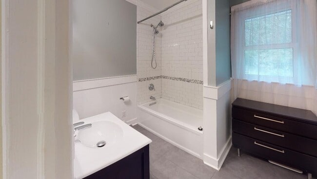 Building Photo - 419 Webster Pl