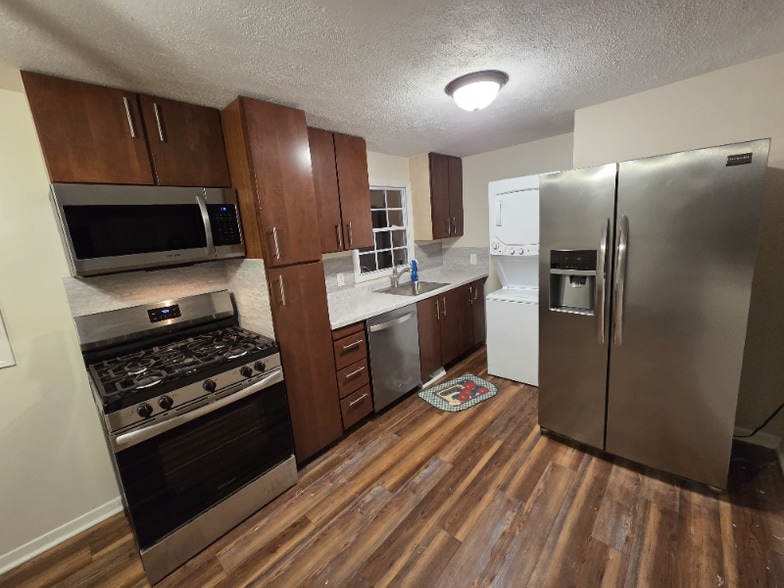 Building Photo - 316 Carlton Rd