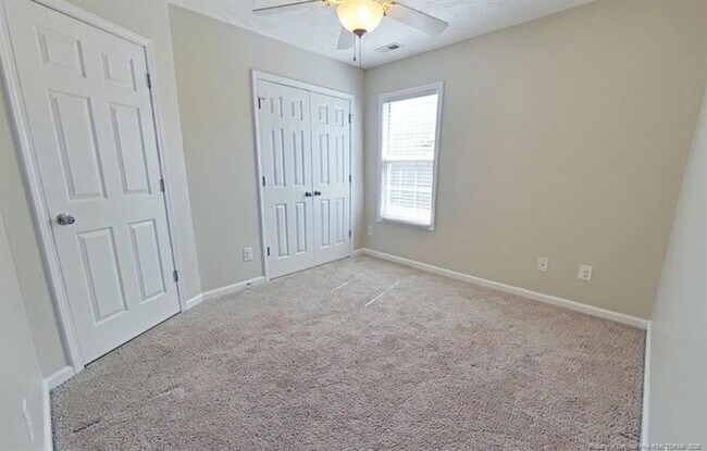 Building Photo - 472 Collinwood Dr