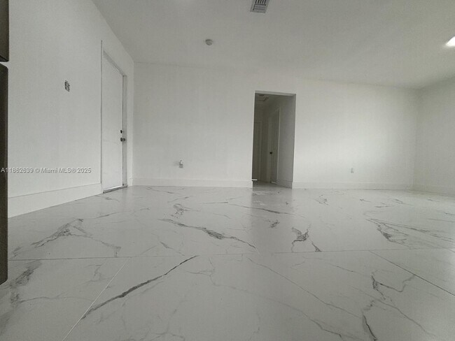 Building Photo - 1201 NW 79th Way