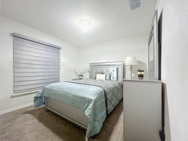 Building Photo - Dexter St