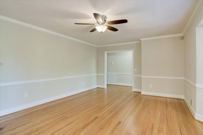 Building Photo - 427 Ashland Dr