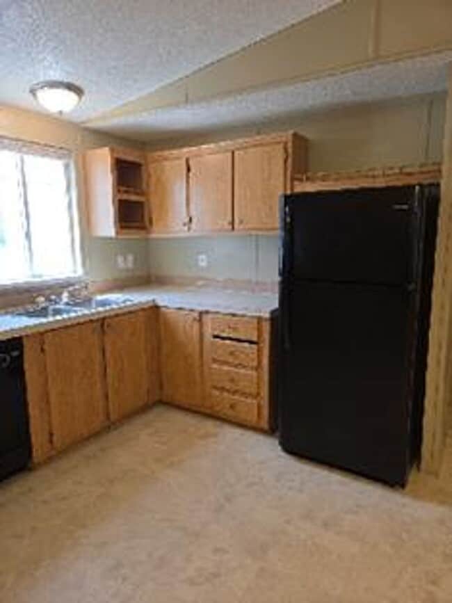 Building Photo - STUDENTS WELCOME! Old Town Fort Collins 3 Bed 2 Bath Mobile Home - Great Location
