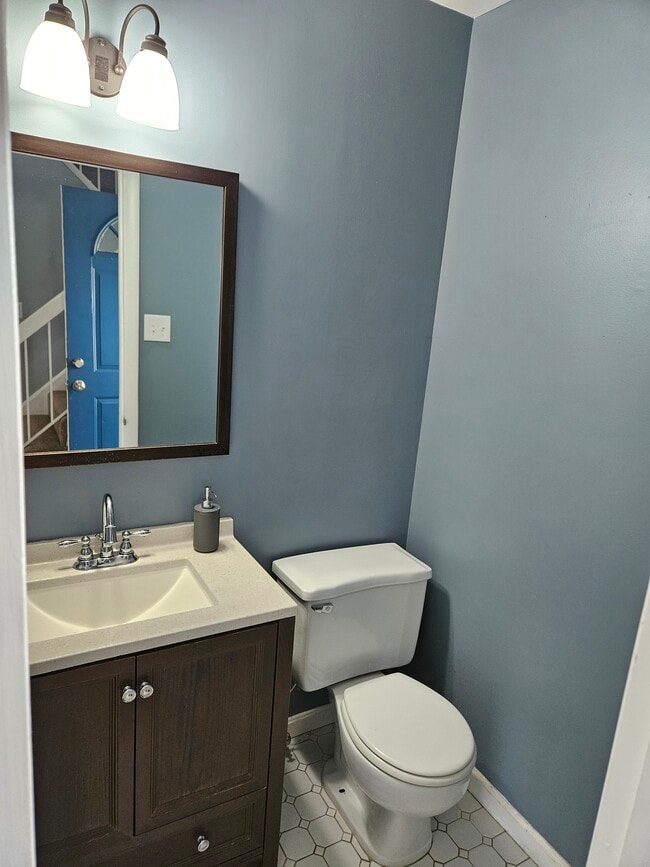 Building Photo - 1658 Dylan Dr